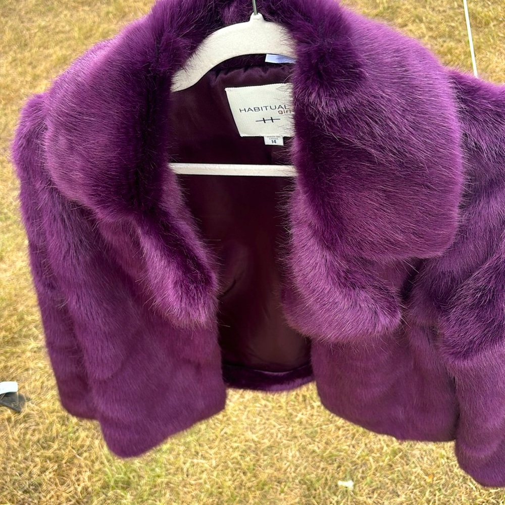 Purple coat for especial ocasión and look stunning 😊